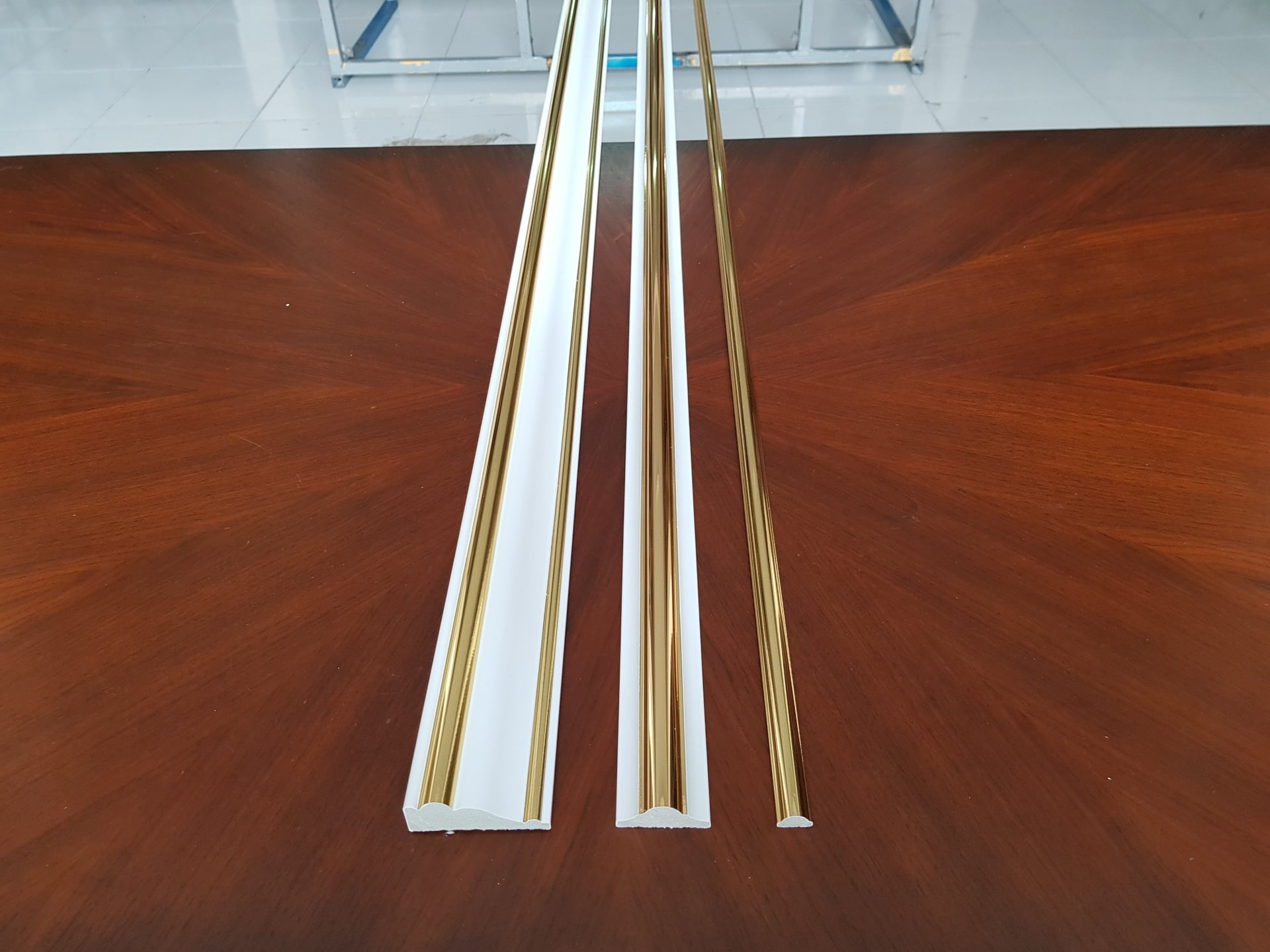 phào chỉ nhựa hàn quốc