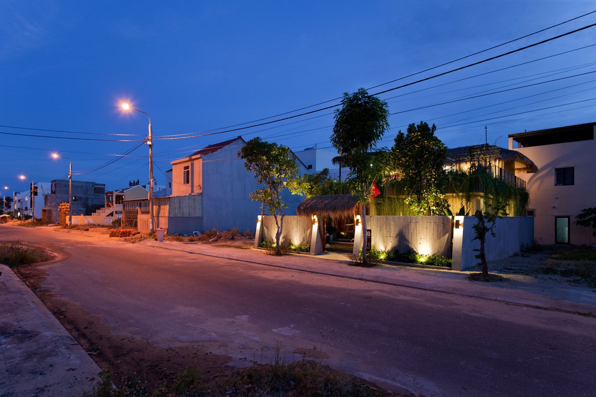 Mẫu nhà kết hợp văn phòng 200m2