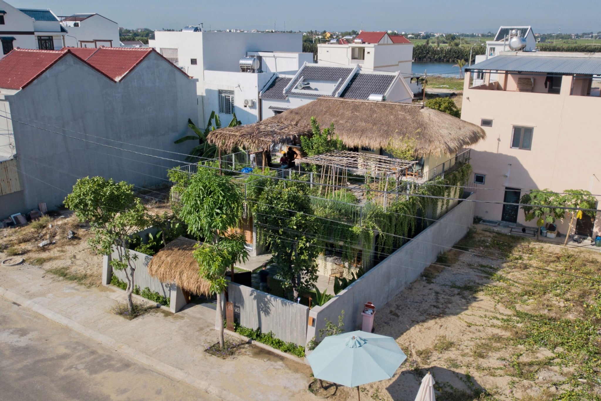 Mẫu nhà kết hợp văn phòng 200m2 cực đẹp, cực độc