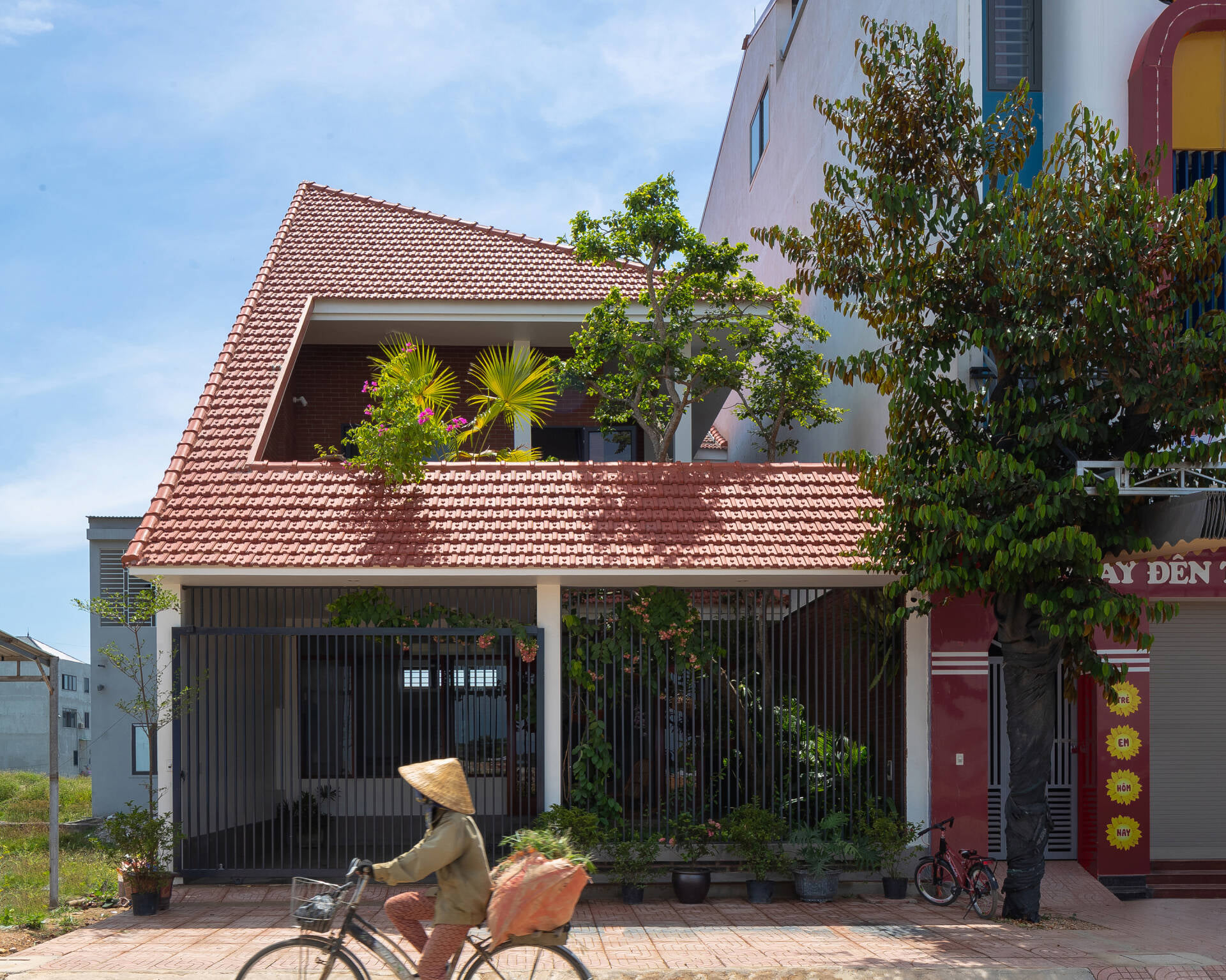 Trải nghiệm cuộc sống thảnh thơi cùng mẫu nhà 8 x 20m