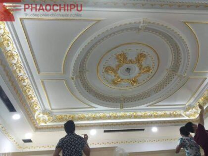 Thi công phào chỉ dát vàng biệt thự Chú Thành Mẫu phào chỉ cửa chính đẹp, Mẫu phào chỉ cửa sổ đẹp, Mẫu phào chỉ nhựa, Mẫu phào chỉ tường, Những mẫu phào chỉ đẹp, Phào chỉ, phào chỉ cửa chính, Phào chỉ Hàn Quốc, phào chỉ nhựa, thi công phào chỉ, thi công phào chỉ PU, Thi công phào chỉ tân cổ điển, Thi công phào chỉ trọn gói