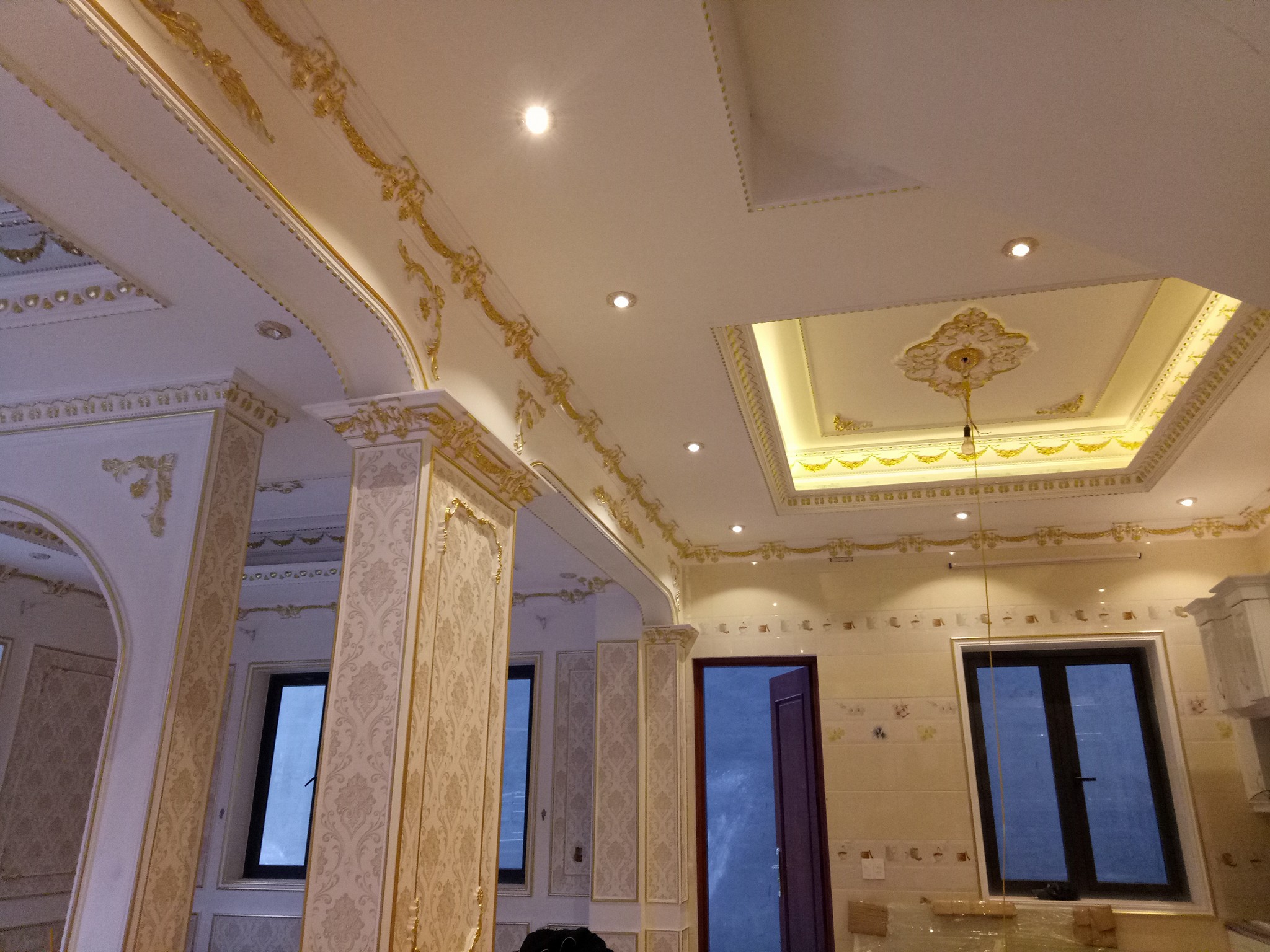 Phào chỉ dát vàng- thi công phào chỉ dát vàng phào chỉ dát vàng
