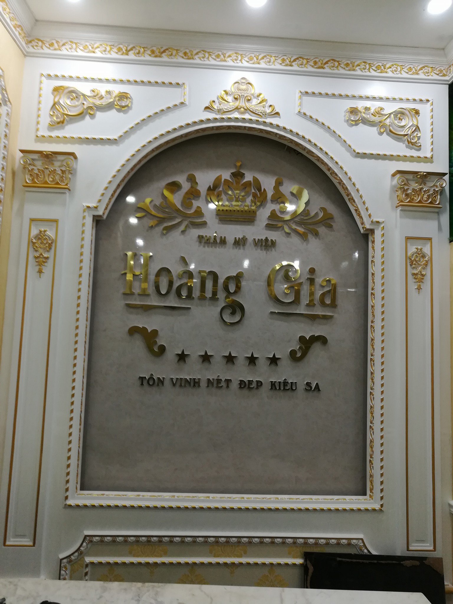 Phào chỉ dát vàng- thi công phào chỉ dát vàng phào chỉ dát vàng